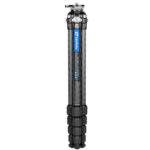 Leofoto LS-225CEX Tripod carbon Ranger statief ingeklapt voor compacte transportlengte.