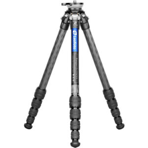Leofoto LS-225CEX Tripod carbon Ranger statief volledig uitgeklapt op maximale hoogte.
