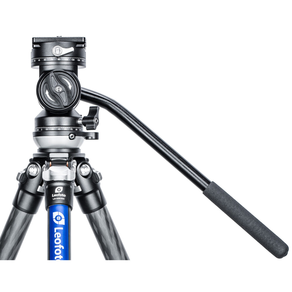 Leofoto LS-225CEX Tripod carbon Ranger close-up van BV-1R videokop met lange bedienarm.