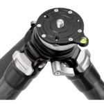 Leofoto LS-225CEX Tripod carbon Ranger bovenaanzicht van nivelleerbasis met halfrondschaal en libel.