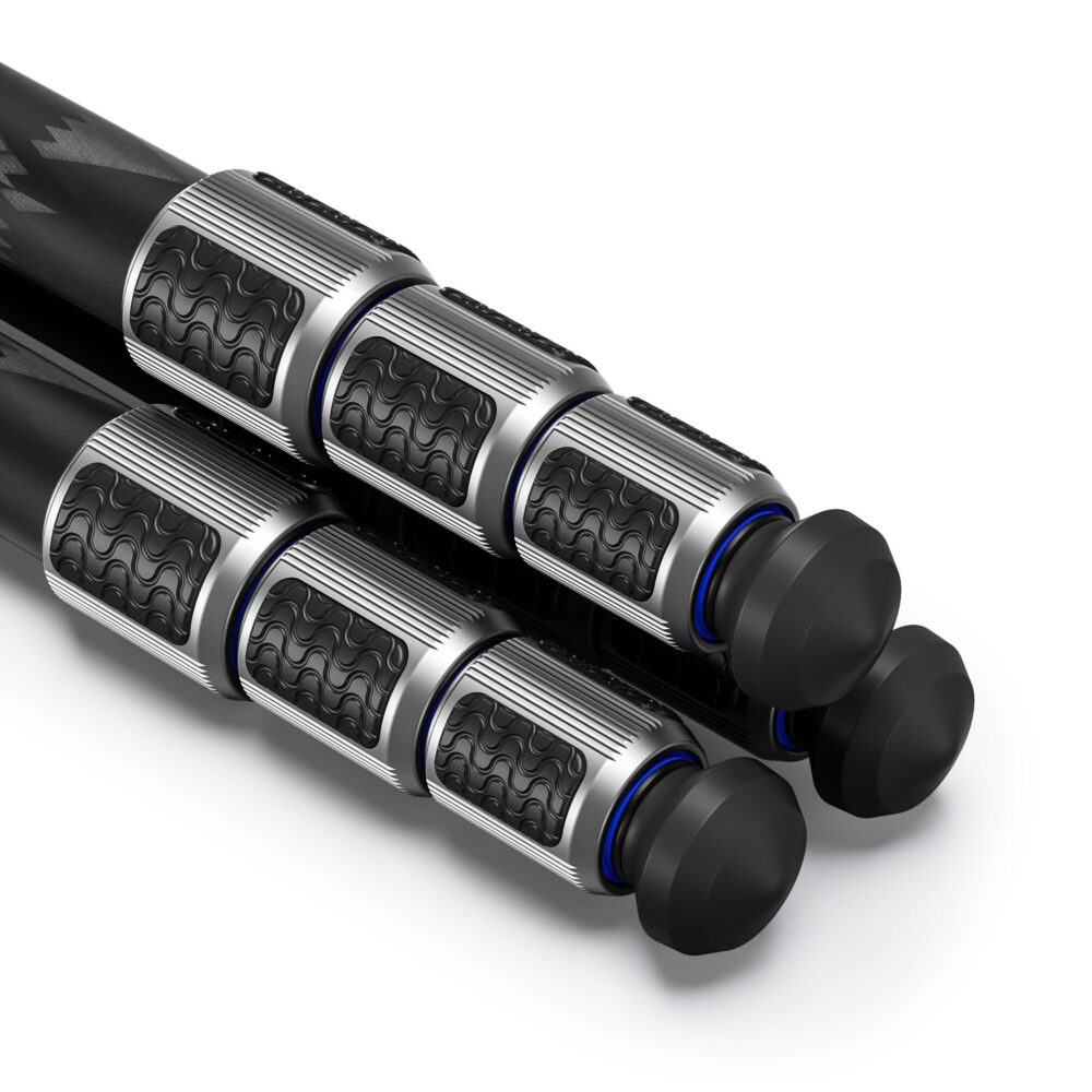 Leofoto LS-284C Tripod close-up waterdichte draaivergrendelingen en rubbervoeten.