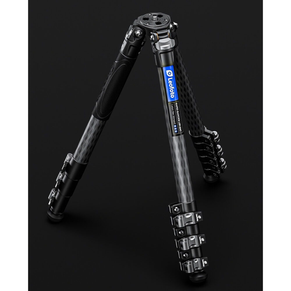 Leofoto LSR-284C Tripod carbon Rapid Ranger ingeklapt tot korte transportlengte.