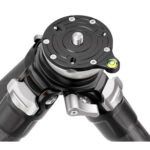 Leofoto LS-255CEX Tripod carbon Ranger bovenaanzicht van nivelleerbasis met libel en 3/8-inch schroef.