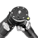 Leofoto LS-285CEX Tripod bovenaanzicht nivelleerbasis met 3/8-inch schroefdraad en waterpas.
