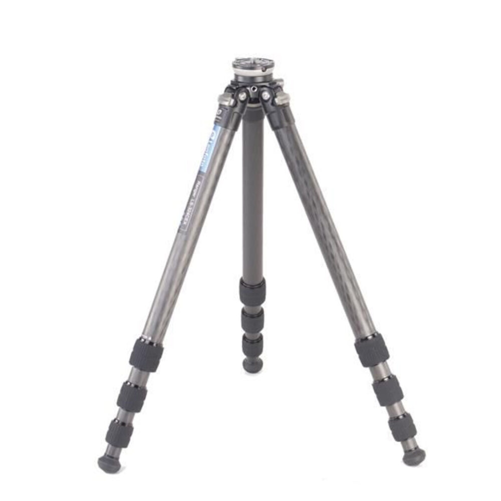 Leofoto LS-324CEX Tripod volledig uitgeklapt carbon Ranger-statief met drie poten.