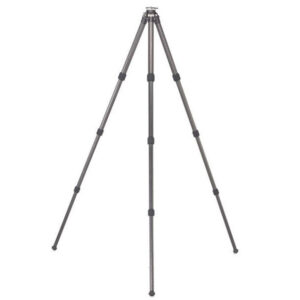 Leofoto LS-324CEX Tripod frontaal gezien op maximale hoogte met dun uitgezette poten.