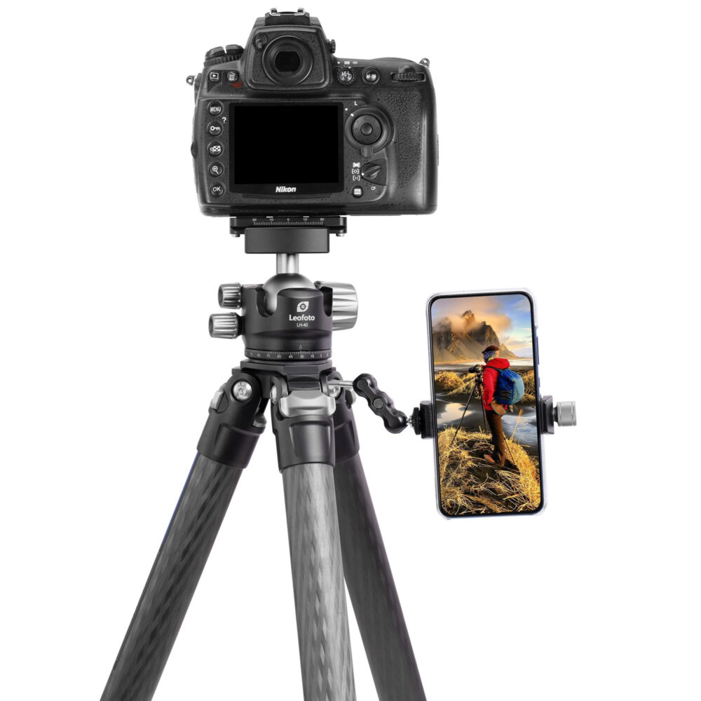 Leofoto LS-324C Tripod demonstratie met camera en smartphonehouder op Easylink-arm.