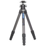 Leofoto LS-324C Tripod carbon Ranger volledig opgesteld met LH-40PCL panoramakogelkop.