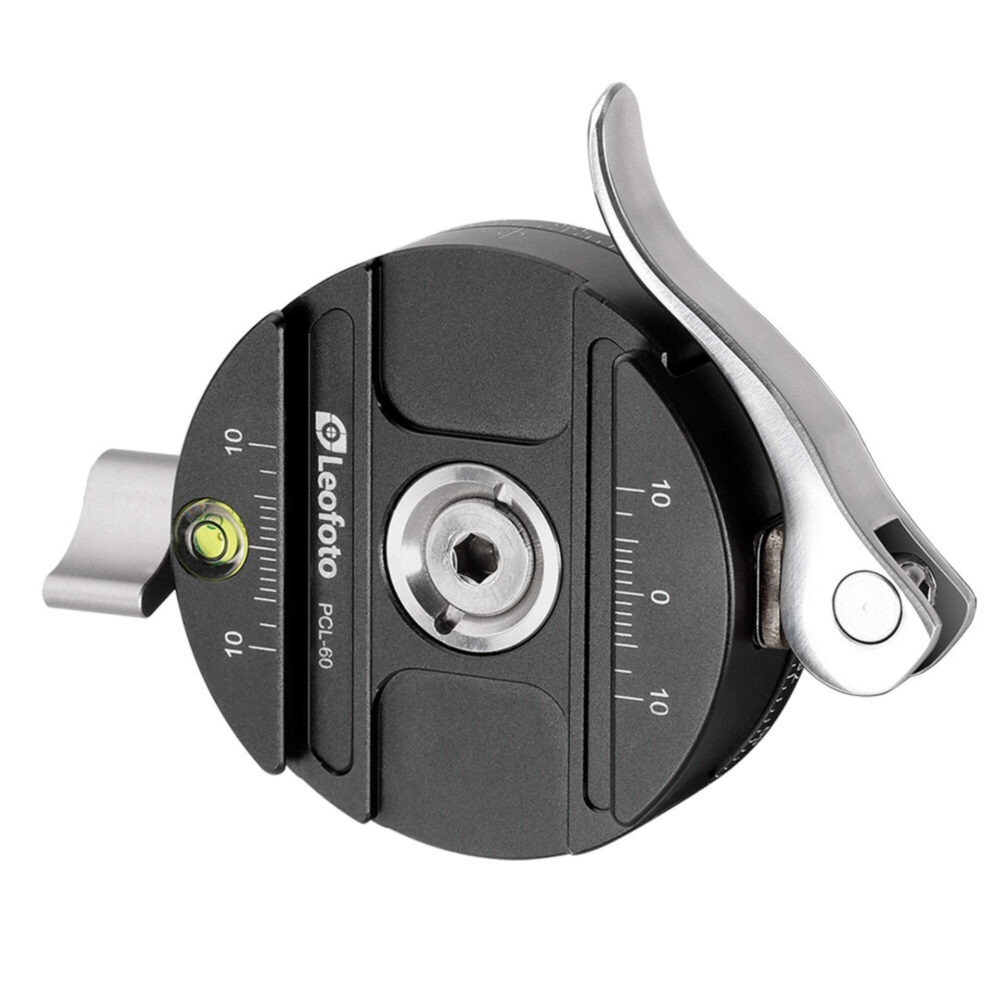 Leofoto LS-324C Tripod statiefschouder met montageplaat en vergrendelingen voor beenhoeken.
