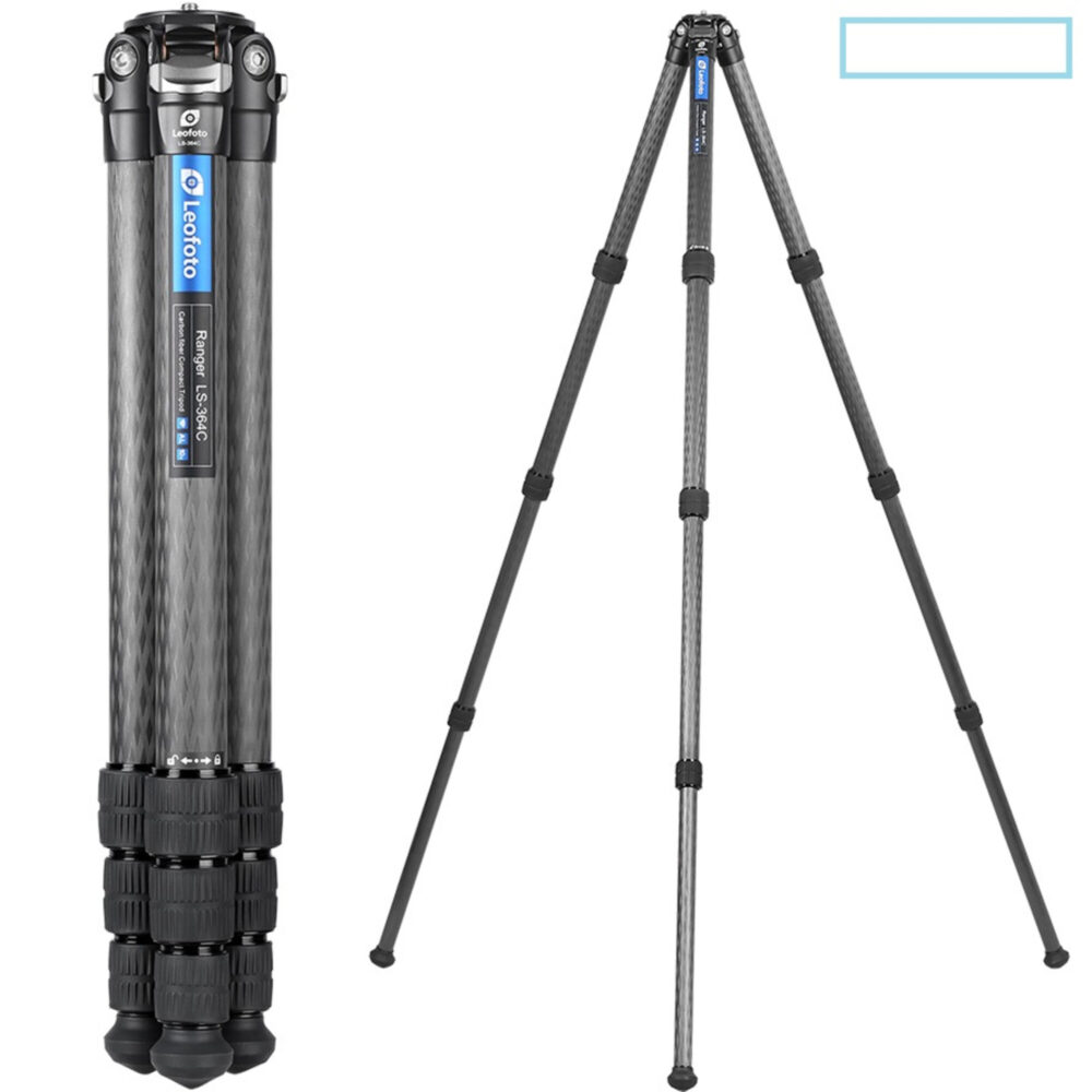 Leofoto LS-364C Tripod frontaal op maximale hoogte met dun uitgezette poten.