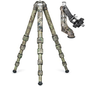 Leofoto LS-365C Tripod full camouflage carbon Ranger-statief met PG-1 gimbal ernaast.