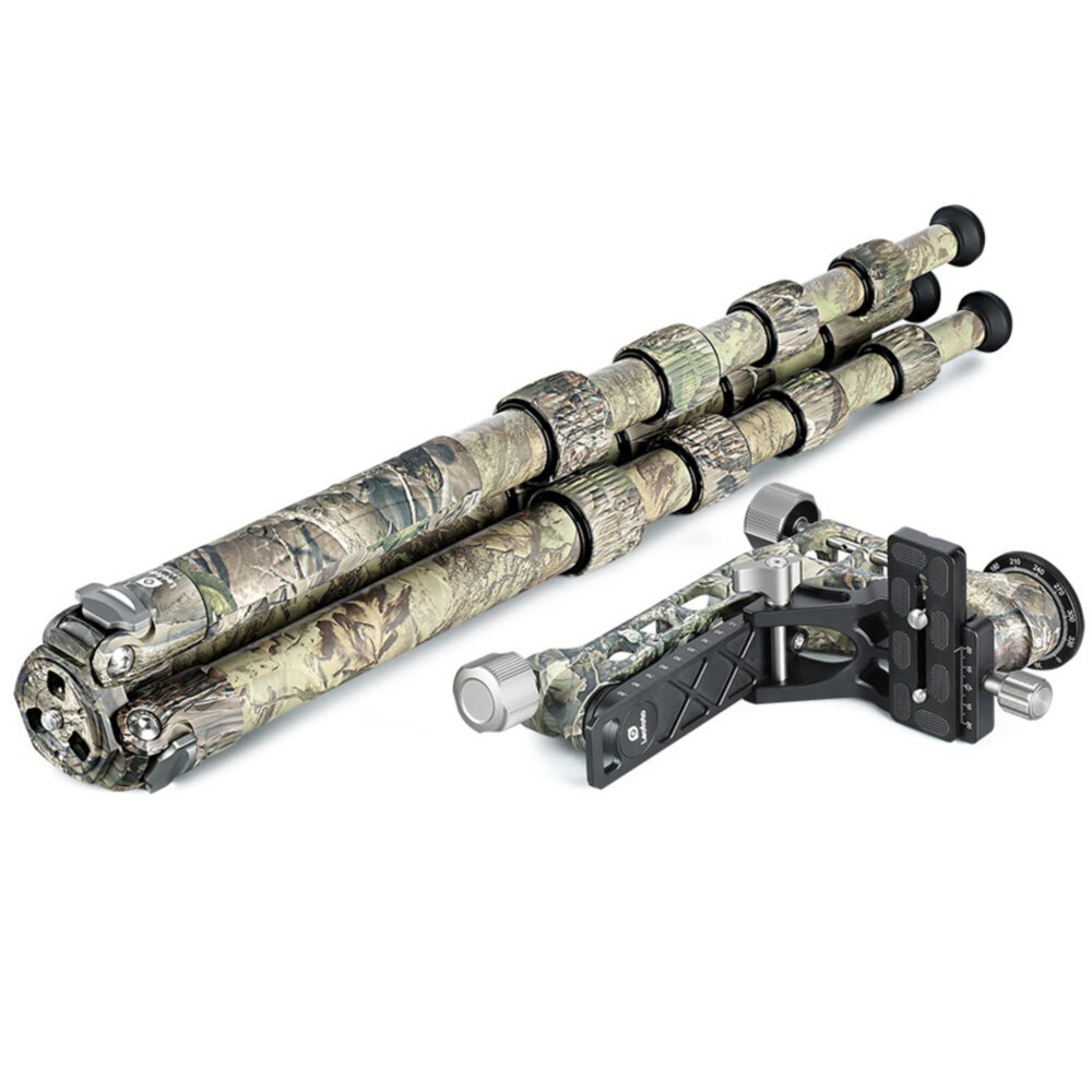 Leofoto LS-365C Tripod full camouflage onderaanzicht statiefschouder met drie poten.