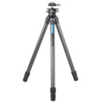 Leofoto LS-323C Tripod carbon Ranger volledig uitgeklapt met gemonteerde LH-40 kogelkop vooraanzicht.