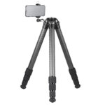 Leofoto LS-324C Tripod frontaal aanzicht met gemonteerde camera op bovenschaal.