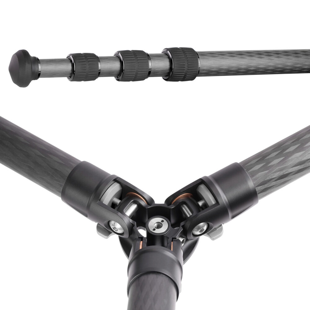 Leofoto LS-254C Tripod detail van carbon poten met draaisluitingen en metalen scharnierpunten.
