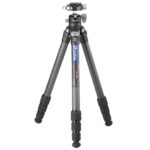 Leofoto LS-284C Tripod carbon Ranger volledig uitgeklapt met panorama kogelkop LH-30PCL vooraanzicht.