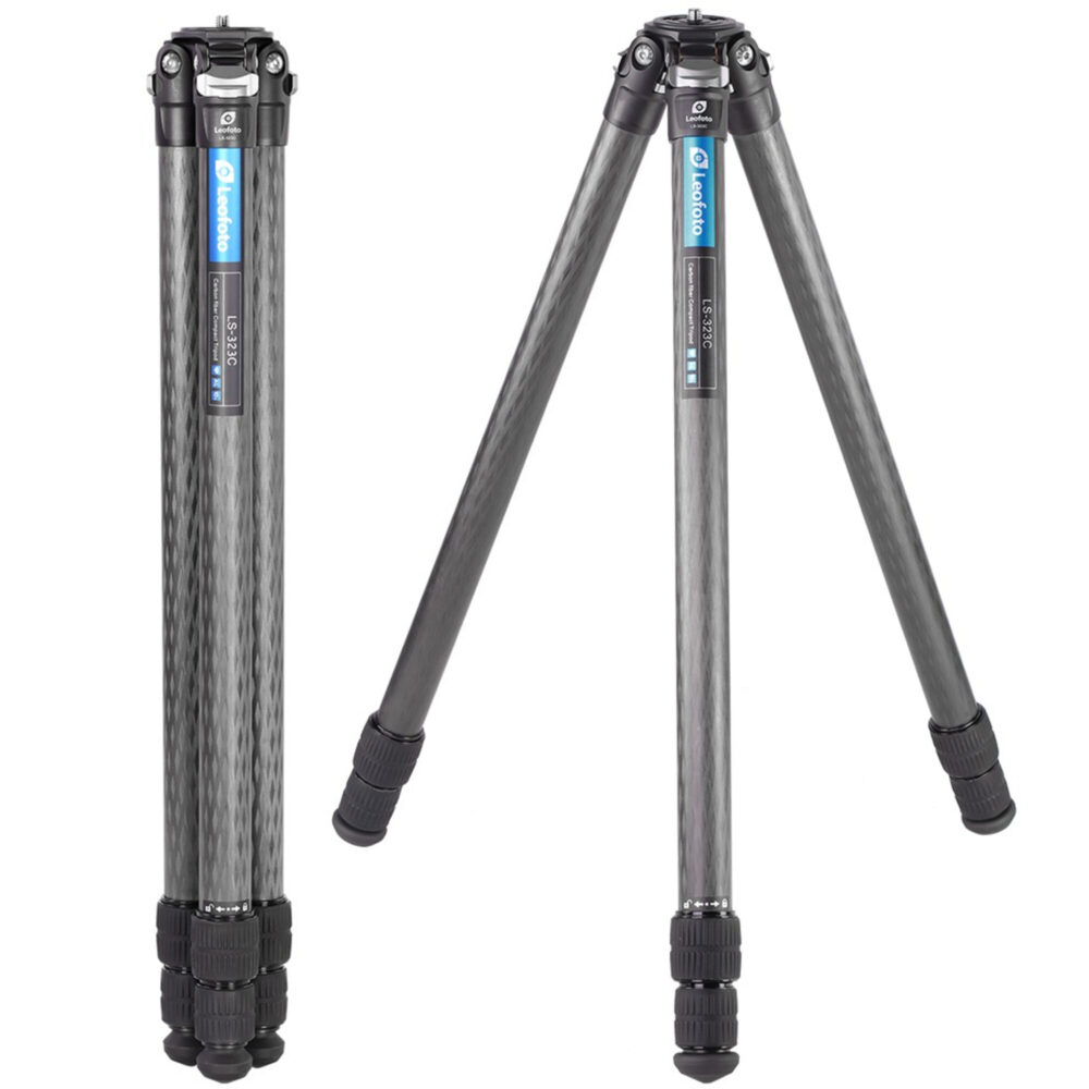 Leofoto LS-323C Tripod frontaal aanzicht van uitgeklapte poten met blauwe Ranger-markering.