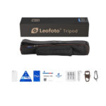 Leofoto LS-323C Tripod complete set met statief, draagtas, gereedschap, spikes en documentatie in verpakking.