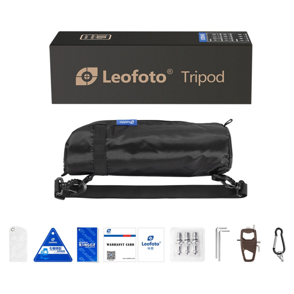 Leofoto LS-253CM Tripod complete set met statief in draagtas, gereedschap, spikes en documentatie in verpakking.