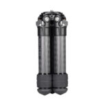 Leofoto LS-362C Tripod rechtop ingeklapt met samengevouwen, enkele carbon poten.