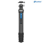 Leofoto LY-254C Tripod compact ingeschoven met samengevouwen carbon poten voor eenvoudig vervoer.