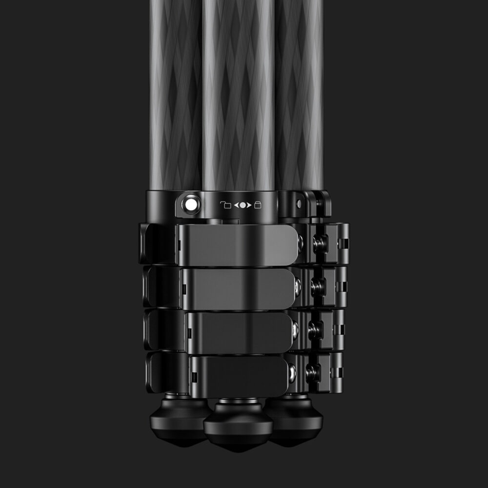 Leofoto LY-265CF Tripod close-up van onderste potsegmenten met rubbervoeten en klemvergrendeling.