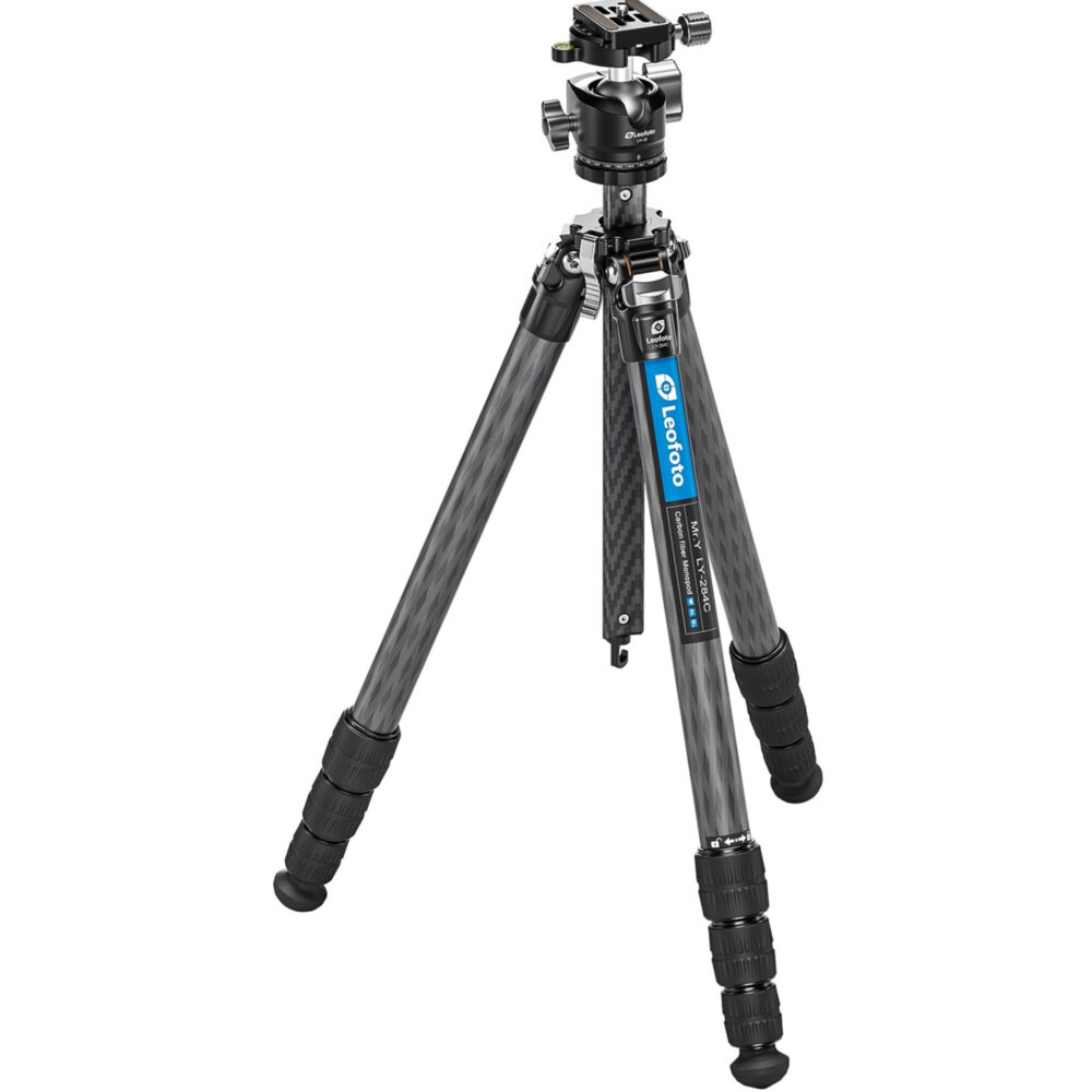 Leofoto LY-284C Tripod carbon Mr.Y-statief volledig uitgeklapt met LH-30 kogelkop op witte achtergrond.