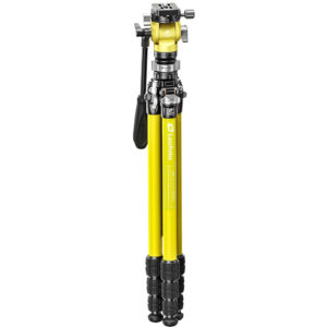 Leofoto LY-224C Tripod frontaal aanzicht van geel Mr.Y statief met ingeschoven poten en Y-vormige middenkolom.