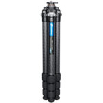 Leofoto LY-224C Tripod compact ingeklapt voor transport met samengevouwen carbon poten.