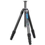 Leofoto LY-224C Tripod volledig uitgeklapt in werkpositie met carbon poten op witte achtergrond.