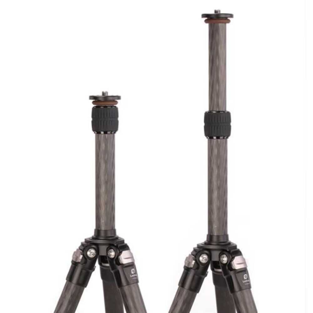 Leofoto LS-255C Tripod met standaard en korte middenkolom naast elkaar voor maximale en minimale werkhoogte.