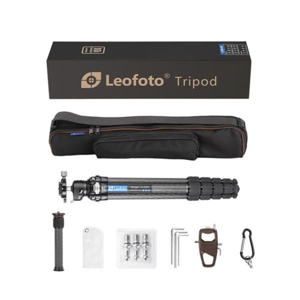 Leofoto LS-255C Tripod complete set met statief, draagtas, korte middenkolom, gereedschap, spikes en documentatie in verpakking.