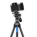 Leofoto LY-224C Tripod met BV-0R videokop in actie voor horizontale en verticale camerabewegingen.