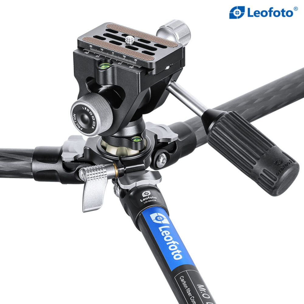 Leofoto LO-223CS Tripod close-up van 2-wegkop SW-02 met Arca-Swiss snelkoppelingsplaat en bedieningshendel.