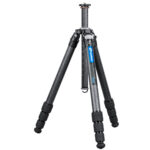 Leofoto LO-284C Tripod volledig uitgeklapt met middenkolom en carbon poten op witte achtergrond.
