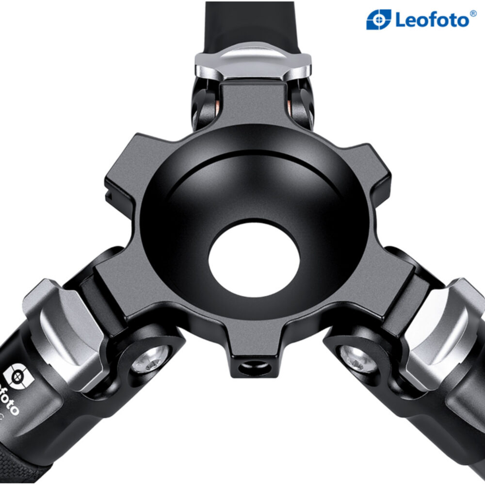 Leofoto LVM-324C Tripod BV-15 videokop in zijaanzicht met gemonteerde panarm