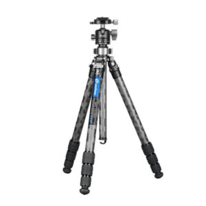 Leofoto LQ-284C Tripod carbon Mr. Q volledig uitgeklapt met LH-30 kogelkop en uitgeschoven middencolom op witte achtergrond.