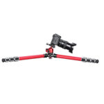 Leofoto LA-324C Tripod in lage stand met wijd gespreide poten zonder middenkolom