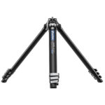 Leofoto AZ-204C Tripod in lage macrostand met wijd gespreide poten