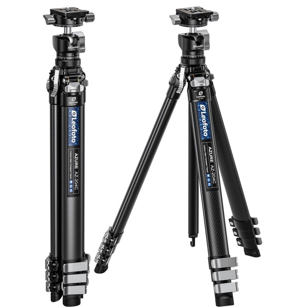 Leofoto AZ-204C Tripod opgesteld met poten ingeklapt naast het balhoofd