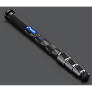 Leofoto MPQ-404C Monopod schuin aanzicht met carbon buis en gripgedeelte