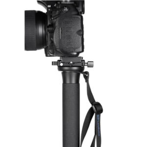 Leofoto MP-364C Monopod met camera gemonteerd op het bovenplatform