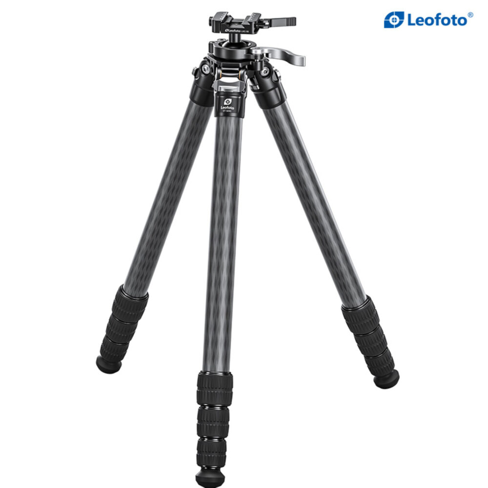Leofoto ST-364C Tripod uitgeklapt in brede stand met verstelbare beenhoeken