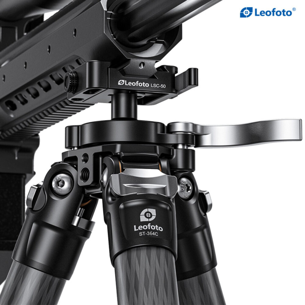 Leofoto ST-364C Tripod detail van LSC-50 Arca/Picatinny klem met snelspanhefboom