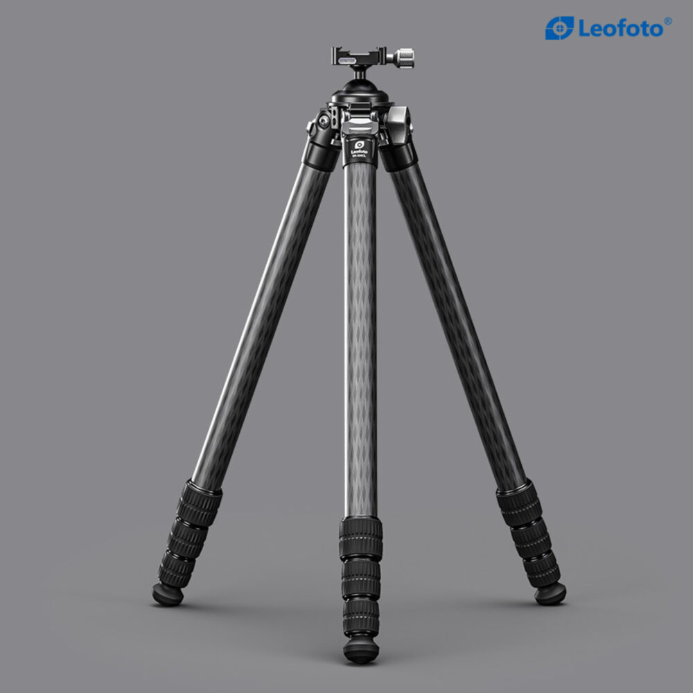 Leofoto SK-324CL Tripod productfoto van statief uitgeklapt op neutrale achtergrond