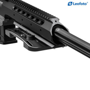 Leofoto SMP-01 Adapter gemonteerd onder geweer/voorschacht als Arca-Swiss interface