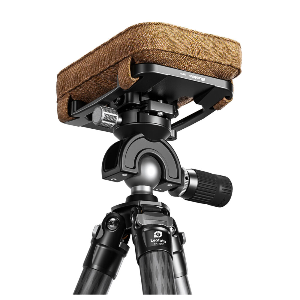 Leofoto SMP-01 Adapter shooting bag op adapterplaat gemonteerd op statiefkop