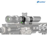 Leofoto SR-3024 Montageringen gemonteerd op Picatinny-rail met richtkijker op geweer