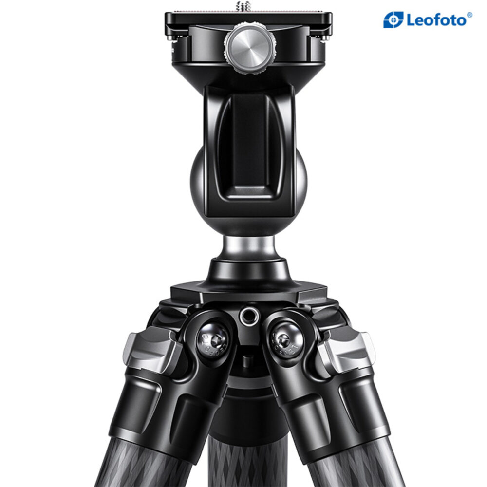 Leofoto SA-364C Tripod bovenaanzicht van MH-50 balhoofd met Arca-Swiss klem