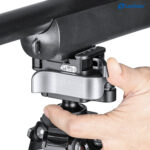 Leofoto SA-364C Tripod detail van Picatinny/Weaver-klem onder de kolf